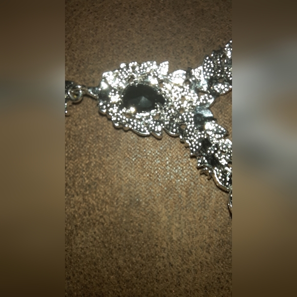 Hand & finger Bracelet like new rhinestones adjustable - Picture 5 of 11